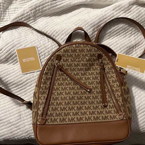Micheal Kors backpack purse main image 4
